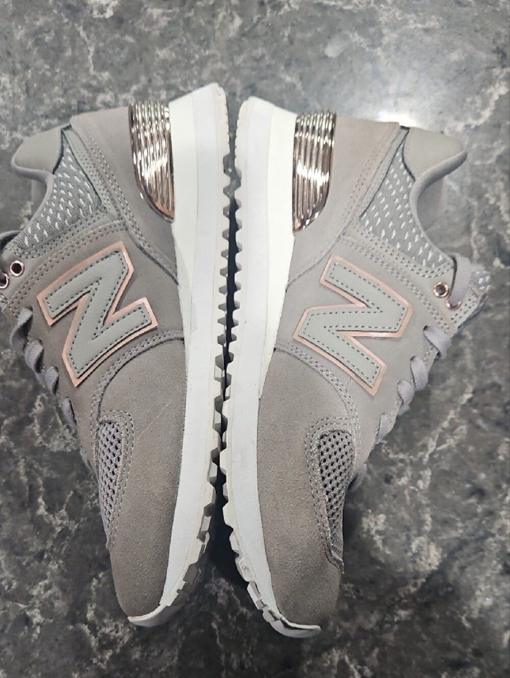 New Balance 574 Womens Sneakers in Gray with Rose-Gold Accent Size 7 - Picture 3 of 8